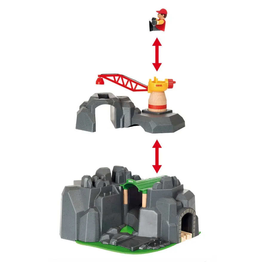 BRIO World Crane & Mountain Tunnel