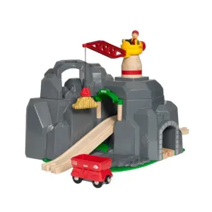 BRIO World Crane & Mountain Tunnel