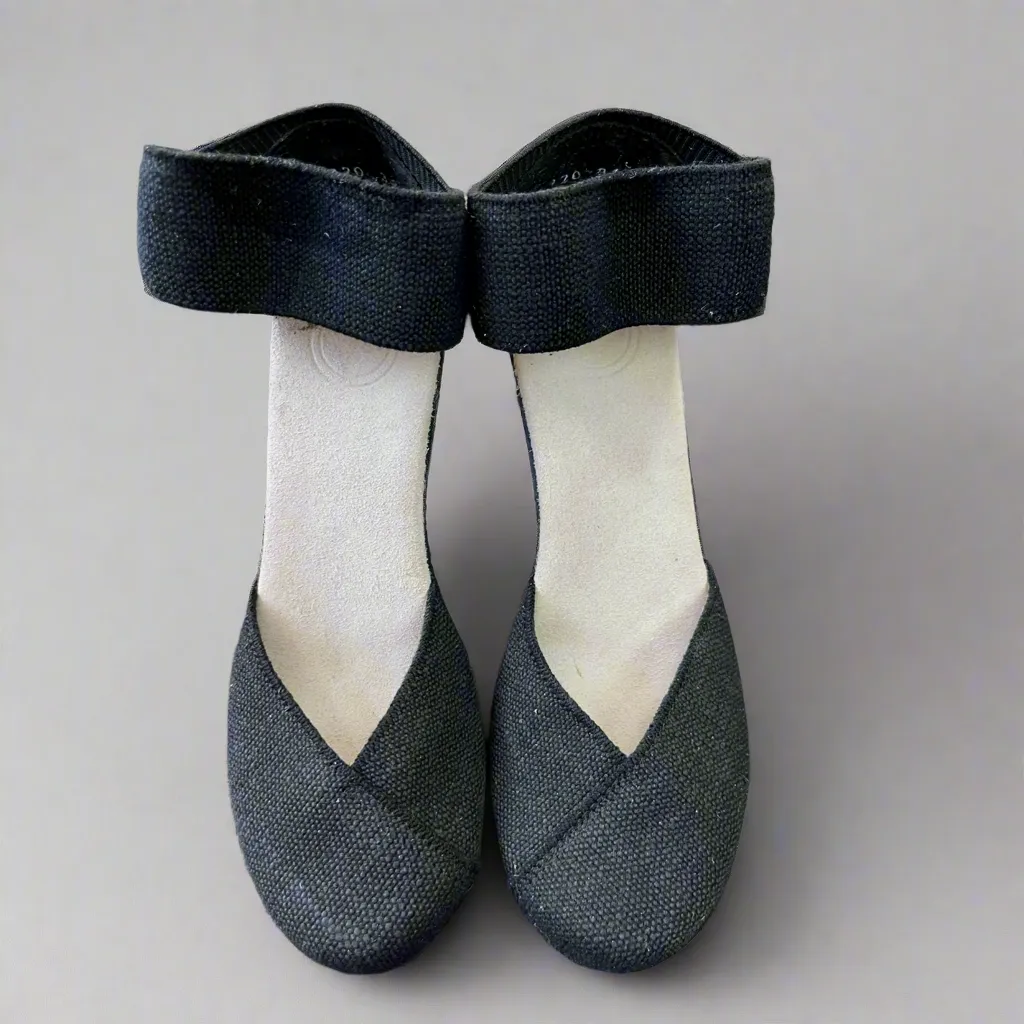 Charleston Shoe Co. black OBX wedge espadrille, size 8